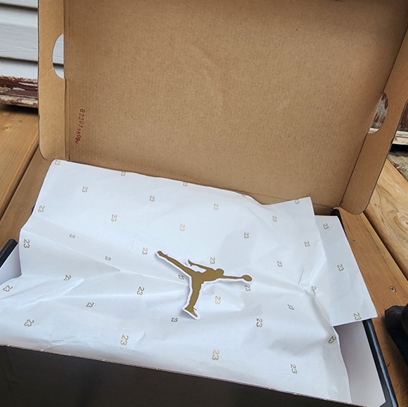 Air Jordan size 8 *like new* Cherrywood - Picture 9 of 10